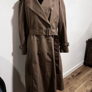 London Towne Taupe Double-Breasted Trench Coat – Size 10P